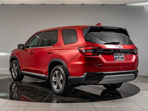 Used 2025 Honda Pilot EX-L image 7