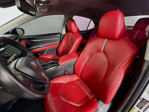 Used 2020 Toyota Camry XSE image 13