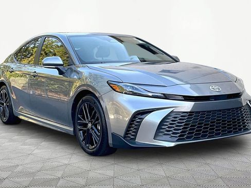 Used 2025 Toyota Camry SE w/ Multimedia Upgrade Package FWD image 3