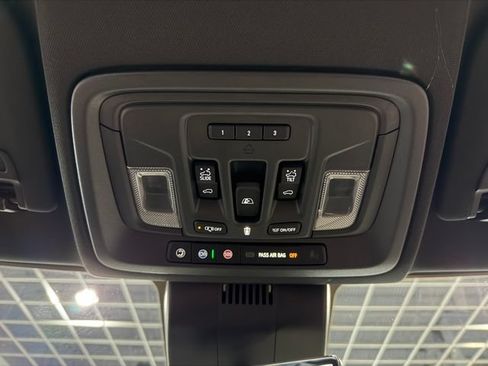 Used 2025 Chevrolet Silverado 1500 High Country RWD image 24