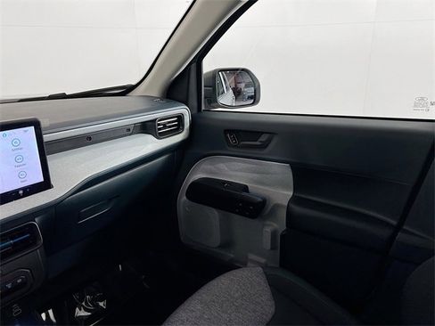 Used 2025 Ford Maverick XLT image 19