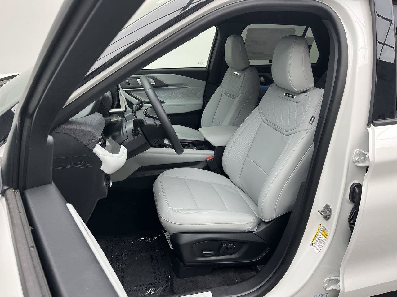 New 2027 Ford Explorer Platinum w/ 3.0L Ultimate Package AWD/4WD image 10