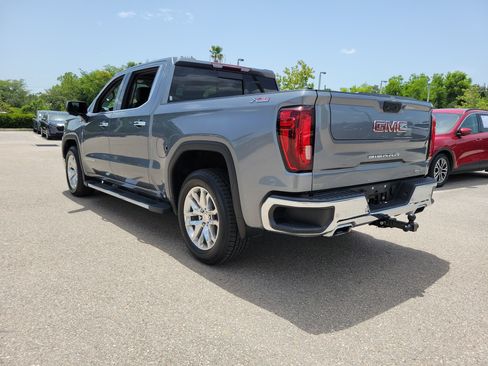 Used 2021 GMC Sierra 1500 SLT w/ SLT Premium Plus Package AWD/4WD image 4