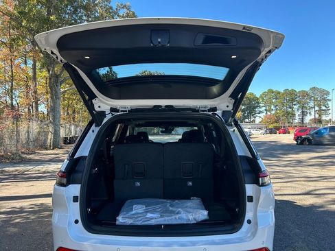 New 2025 Jeep Grand Cherokee L Altitude image 29