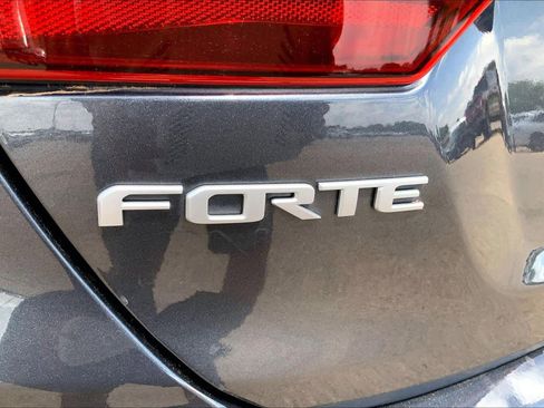Certified 2023 Kia Forte LXS w/ LXS Technology Package FWD image 10