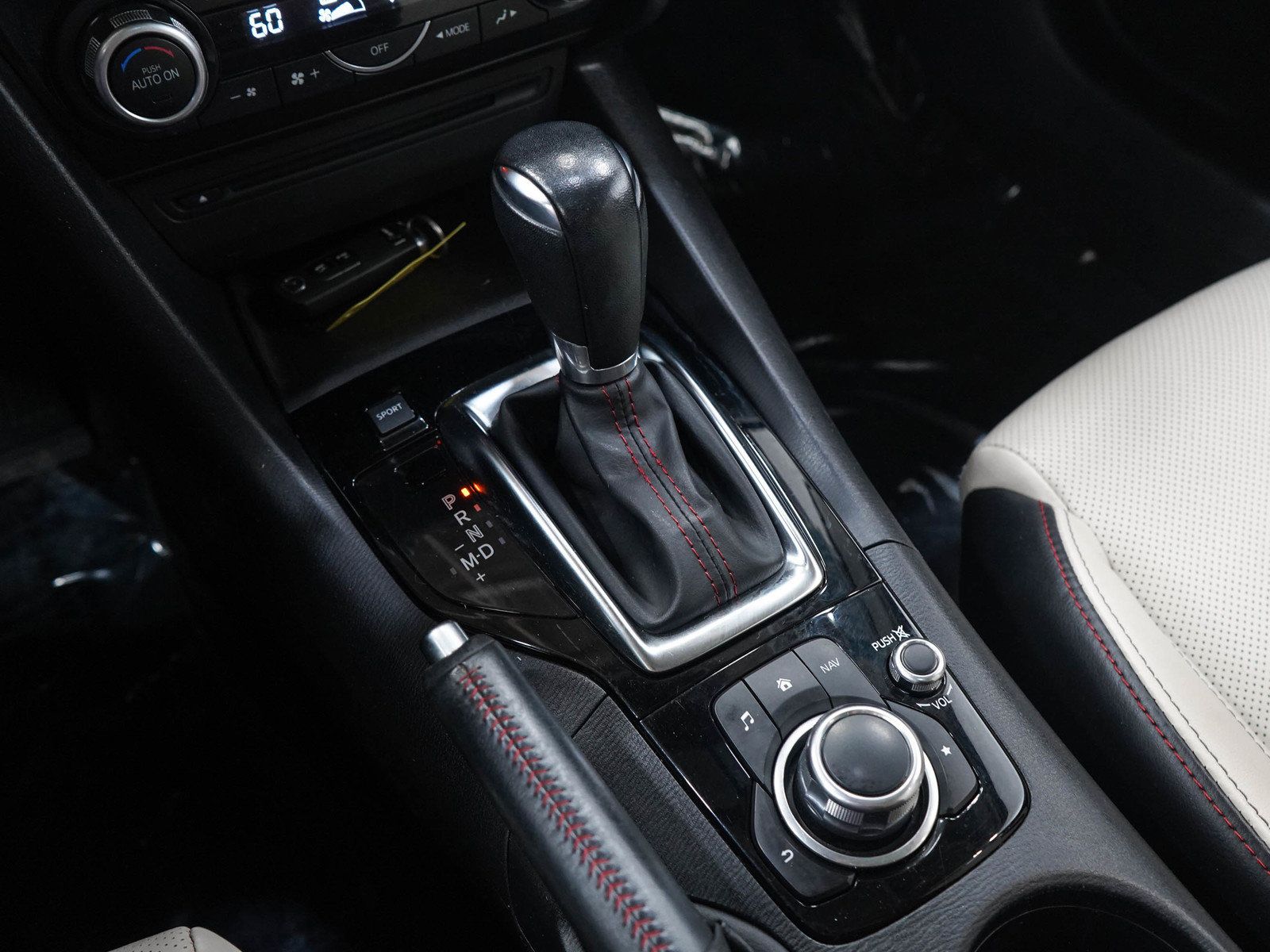 Used 2014 MAZDA MAZDA3 s Grand Touring FWD image 26