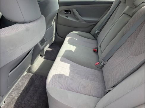 Used 2011 Toyota Camry LE FWD image 11