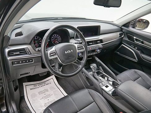 Used 2022 Kia Telluride EX w/ EX Premium Package image 13