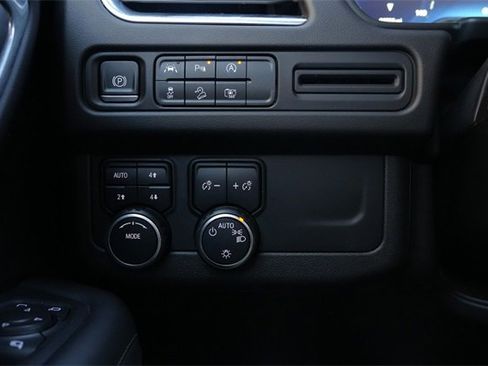 Used 2023 Chevrolet Tahoe Z71 w/ Luxury Package image 26