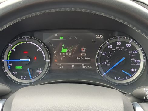 Used 2020 Toyota Highlander XLE AWD/4WD image 23