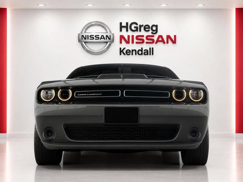 Used 2023 Dodge Challenger SXT RWD image 5