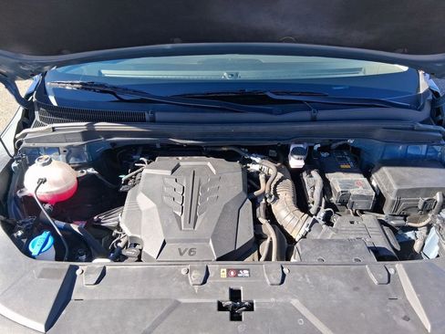 Used 2024 Kia Carnival EX image 21