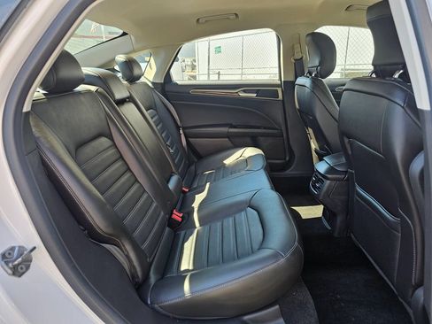 Used 2013 Ford Fusion SE FWD image 12