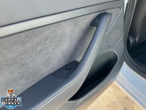 Used 2023 Tesla Model 3 Standard Range image 33