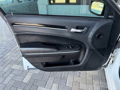 Used 2022 Chrysler 300 S image 6
