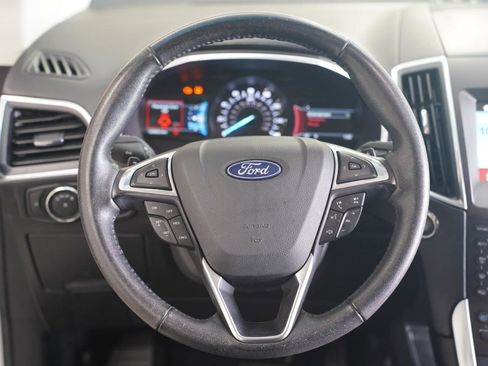 Used 2018 Ford Edge Titanium w/ Equipment Group 301A FWD image 12