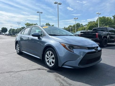 Used 2025 Toyota Corolla LE FWD image 4