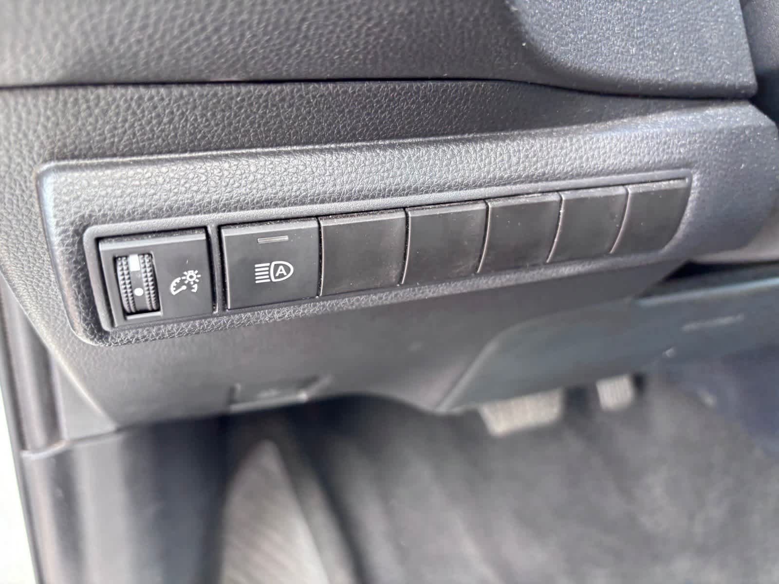 Used 2025 Toyota Corolla LE FWD image 13