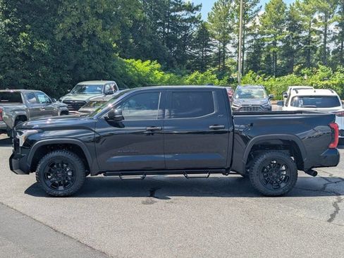 Used 2023 Toyota Tundra SR5 w/ SR5 Convenience Package AWD/4WD image 4