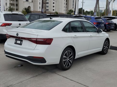 New 2026 Volkswagen Jetta SE image 4