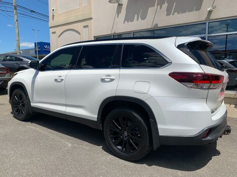 Used 2019 Toyota Highlander SE AWD/4WD image 5