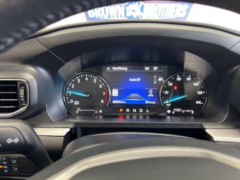 Used 2022 Ford Explorer XLT w/ Equipment Group 202A AWD/4WD image 23