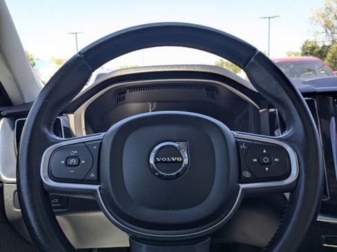 Used 2020 Volvo XC60 T6 Momentum image 24