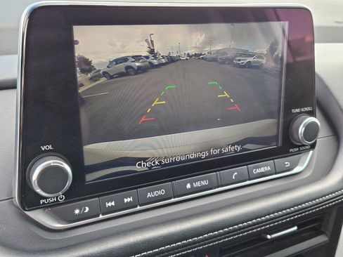 Used 2024 Nissan Rogue SV image 25