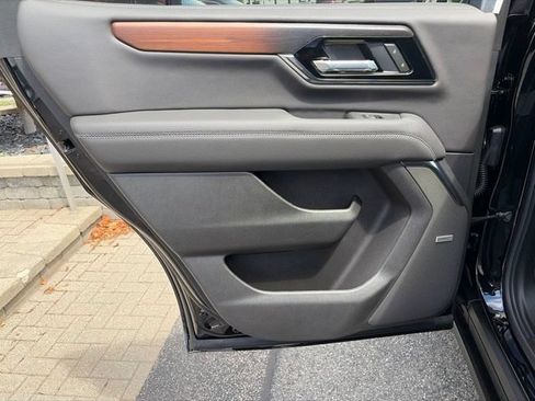 New 2026 GMC Yukon Denali w/ Sun & Power Step Package AWD/4WD image 10