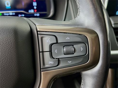 Used 2023 Chevrolet Suburban High Country w/ Advanced Technology Package image 36