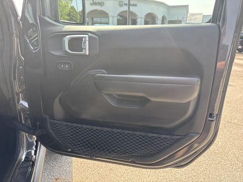 Used 2020 Jeep Wrangler Sport AWD/4WD image 14