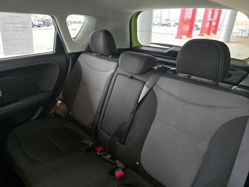 Used 2017 Kia Soul + image 20