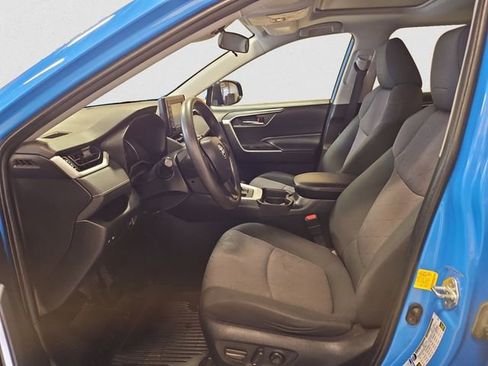 Used 2019 Toyota RAV4 XLE image 10