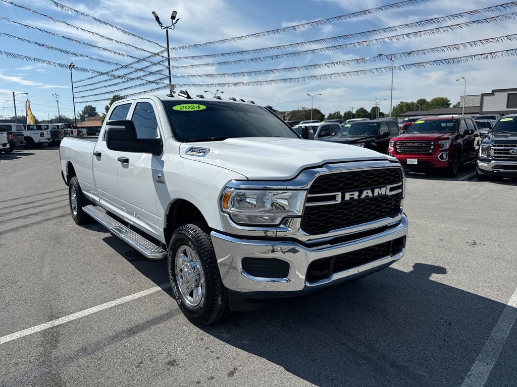 Used 2024 RAM 2500 Tradesman w/ Chrome Appearance Group AWD/4WD image 15