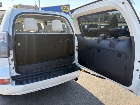 Used 2021 Lexus GX 460 Premium image 26