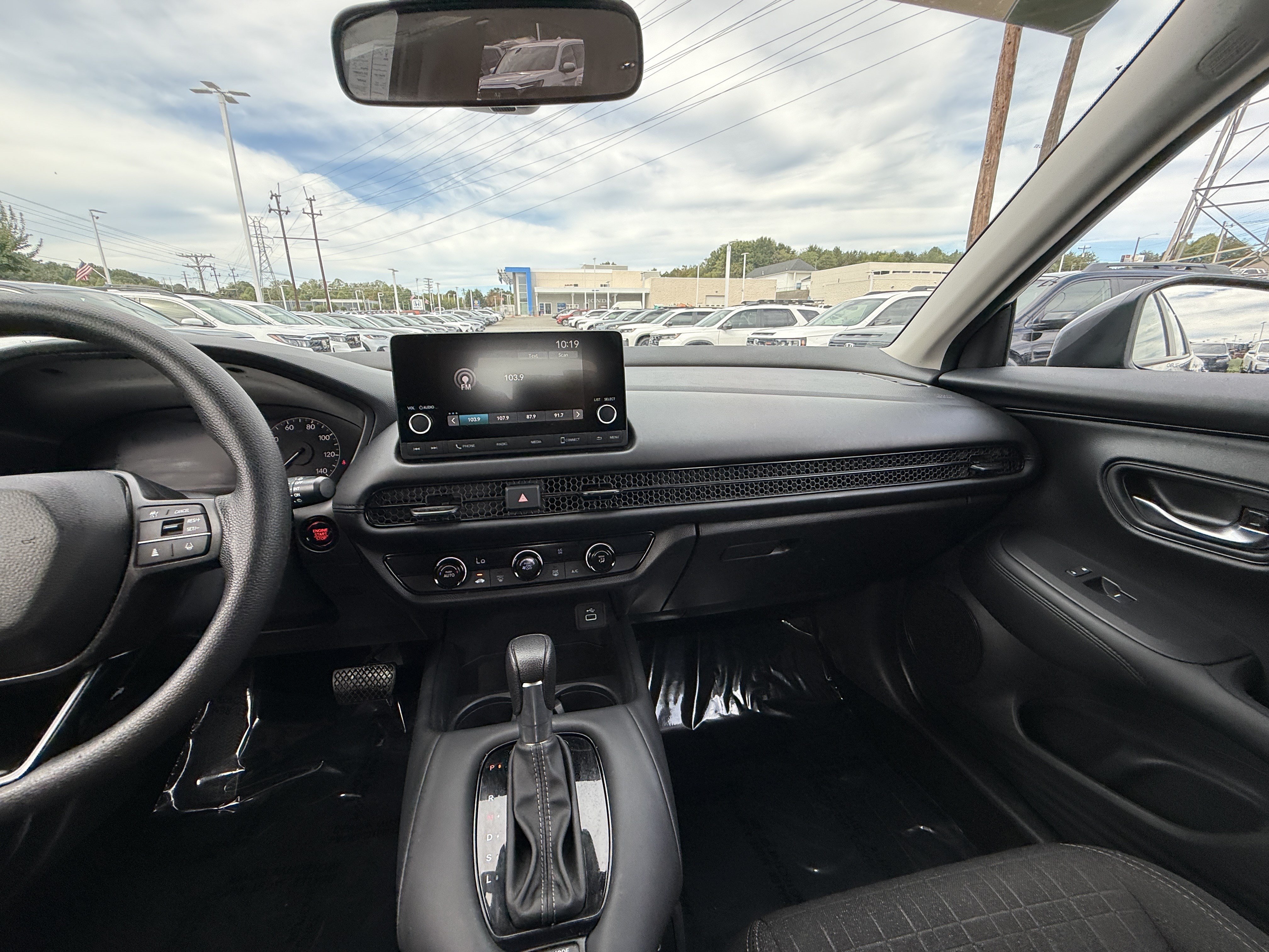 Certified 2025 Honda HR-V LX image 29