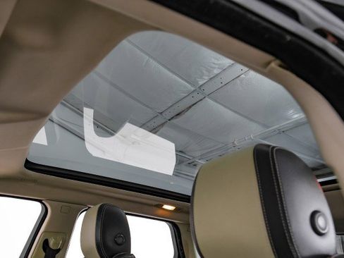 Used 2017 Land Rover Range Rover Evoque SE Premium image 21