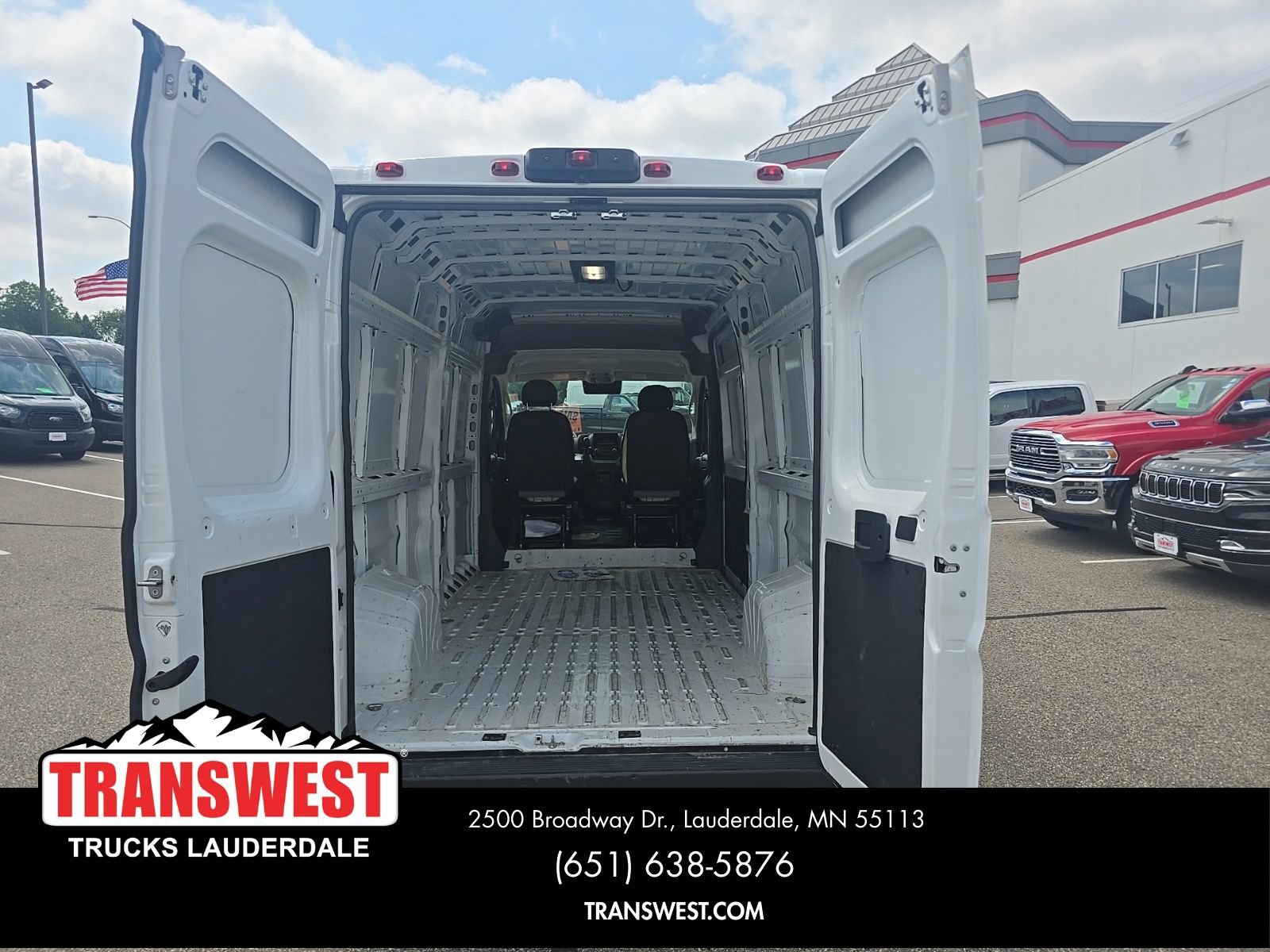 Used 2025 RAM ProMaster 2500 w/ Convenience Group FWD image 16