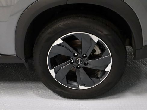 Certified 2024 Nissan Rogue SV AWD/4WD image 18