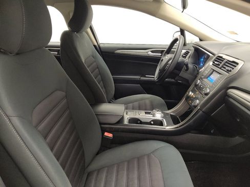 Used 2017 Ford Fusion SE image 21