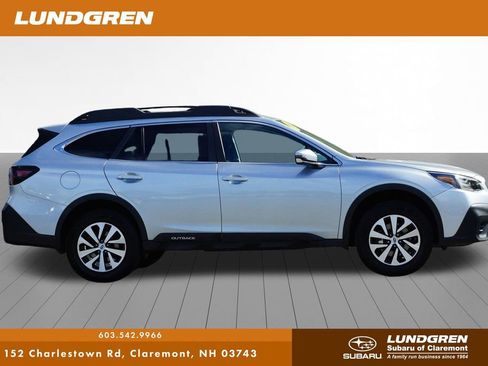 Used 2021 Subaru Outback Premium image 2