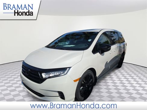 Certified 2024 Honda Odyssey Sport image 1