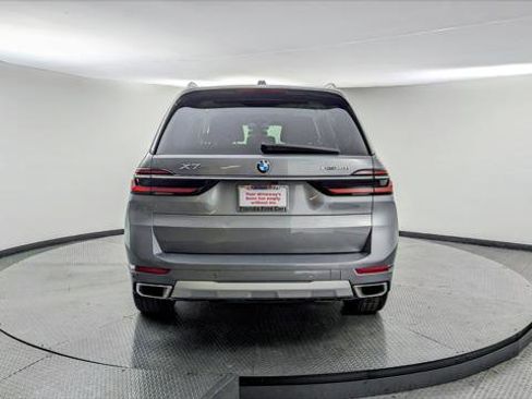 Used 2024 BMW X7 xDrive40i image 8