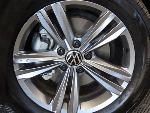 Used 2024 Volkswagen Jetta SE FWD image 7
