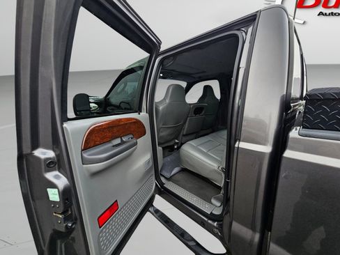 Used 2003 Ford F350 Lariat image 21
