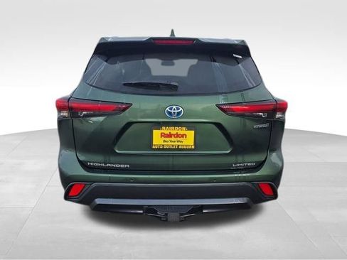 Used 2024 Toyota Highlander Limited image 8