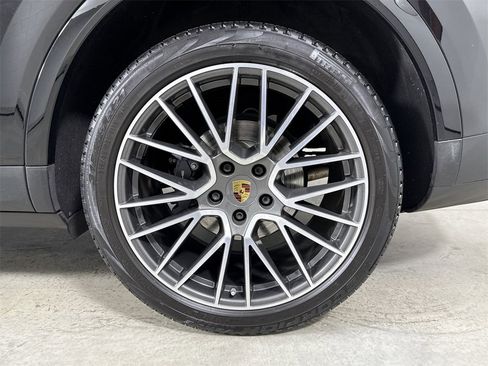 Certified 2019 Porsche Cayenne image 14