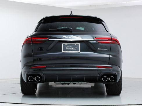 New 2025 Maserati Grecale GT image 4