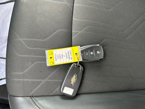 Used 2022 Chevrolet Trax LT w/ LT Convenience Package image 28