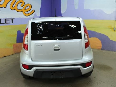 Used 2013 Kia Soul FWD image 7